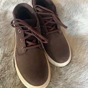 UGGS Baysider Chukka Weather Boots Boys Size 7